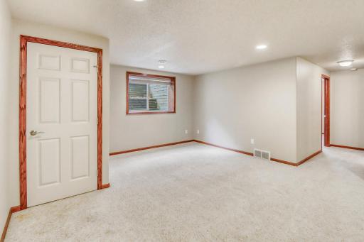 1107 37th Ave S, Moorhead, MN 56560
