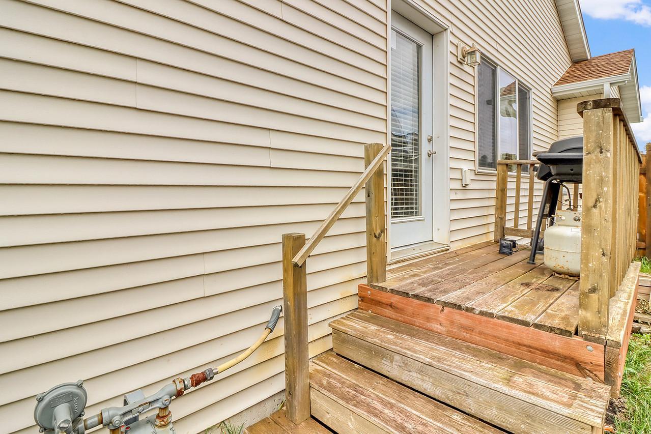 Backyard_entrance1_1-g.jpg