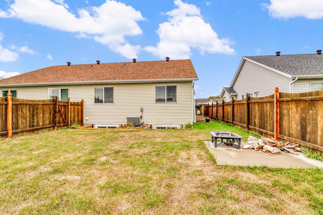 Backyard1_3-g.jpg