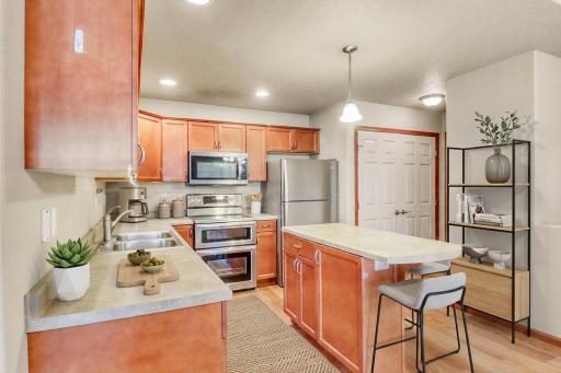 1107 37th Ave S, Moorhead, MN 56560