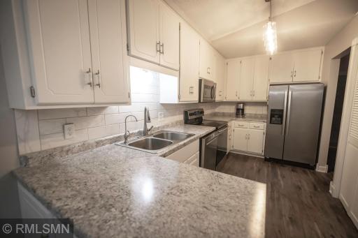Bright and convenient kitchen