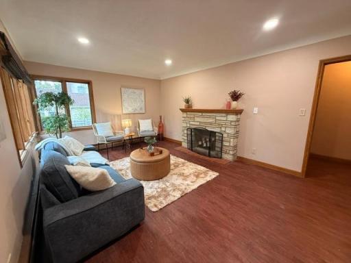 1603 Frost Avenue, Maplewood, MN 55109