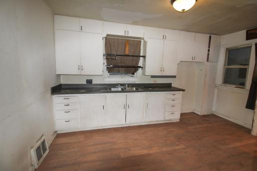 819 1st Avenue NW, Chisholm, MN 55719