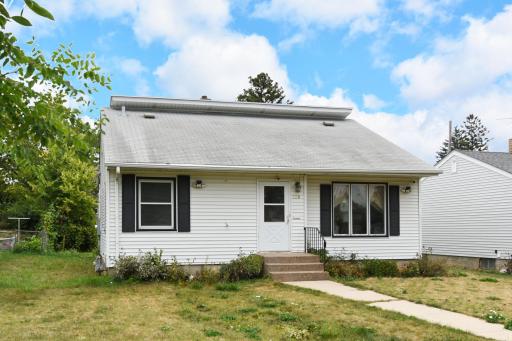 729 Rose Avenue E, Saint Paul, MN 55106