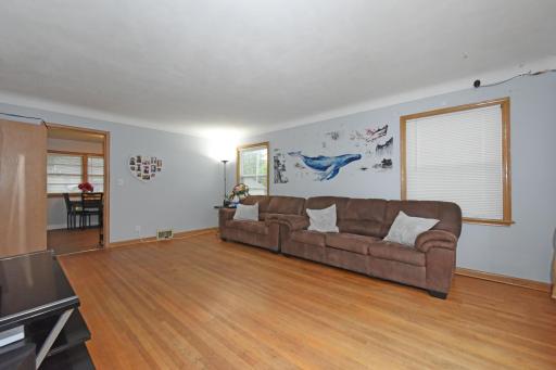 729 Rose Ave 03.jpg