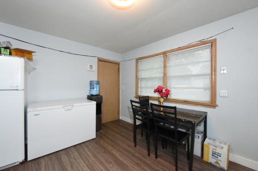 729 Rose Ave 10.jpg