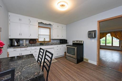 729 Rose Ave 08.jpg