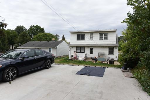 729 Rose Ave 32.jpg