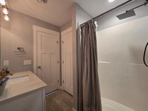 Private Primary 3/4 Bathroom w/Walk-in Shower