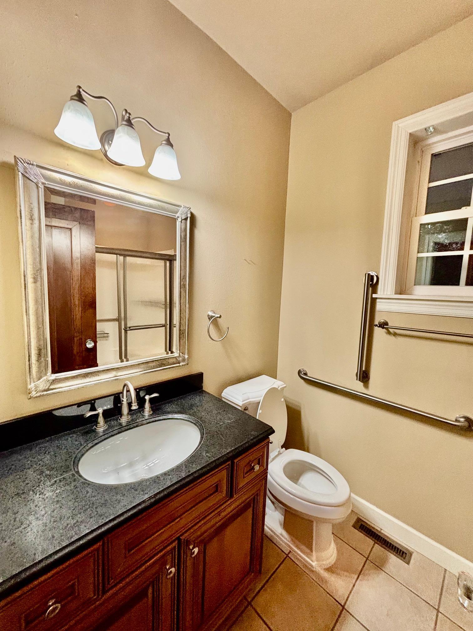 Main floor 3/4 bath