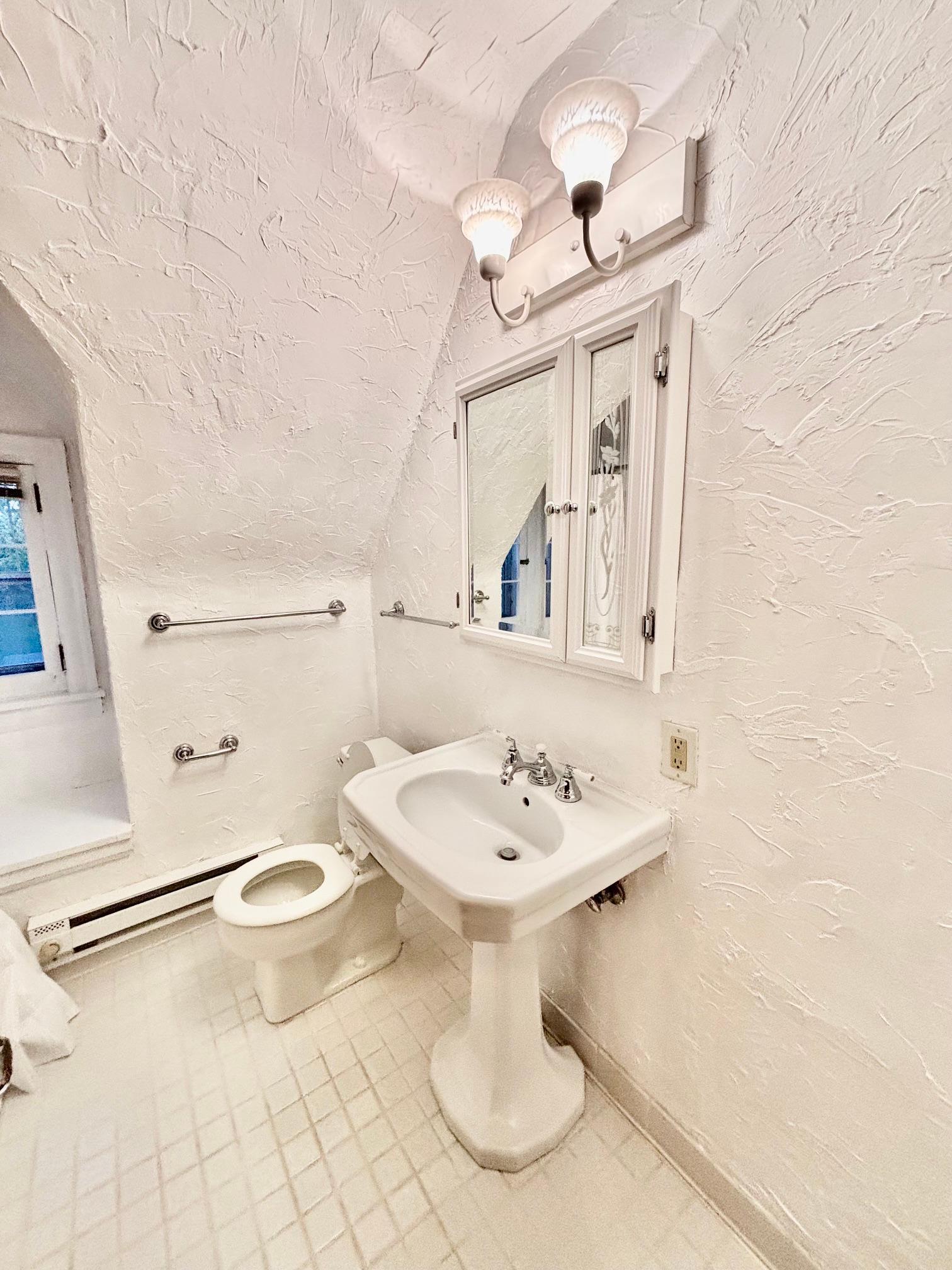 2nd floor full bath