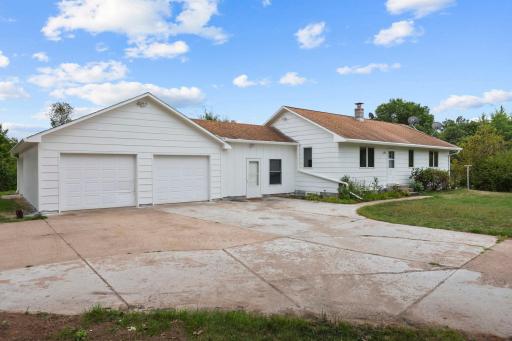 Extra wide driveway!