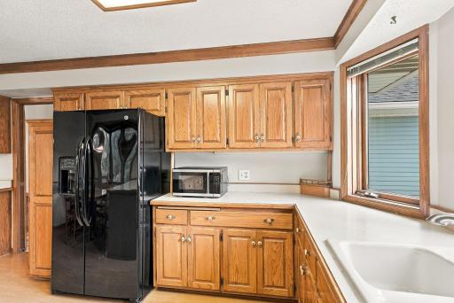 13-web-or-mls-1053_Royal_Court_Shoreview_06976.jpg