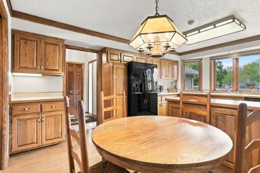 21-web-or-mls-1053_Royal_Court_Shoreview_07006.jpg