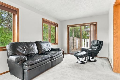 29-web-or-mls-1053_Royal_Court_Shoreview_07046.jpg