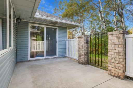 33-web-or-mls-1053_Royal_Court_Shoreview_07066.jpg