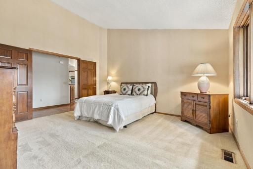 36-web-or-mls-1053_Royal_Court_Shoreview_07081.jpg