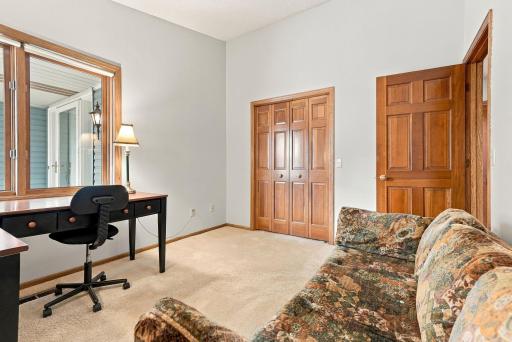 51-web-or-mls-1053_Royal_Court_Shoreview_07156.jpg