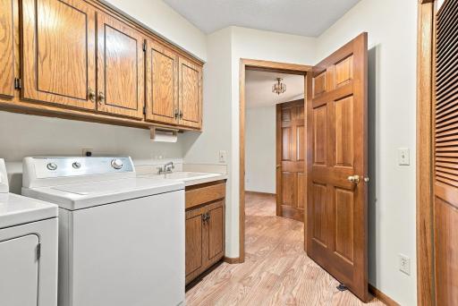 53-web-or-mls-1053_Royal_Court_Shoreview_07166.jpg