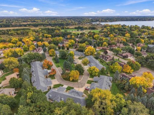 64-web-or-mls-1053_Royal_Court_Shoreview_063.jpg