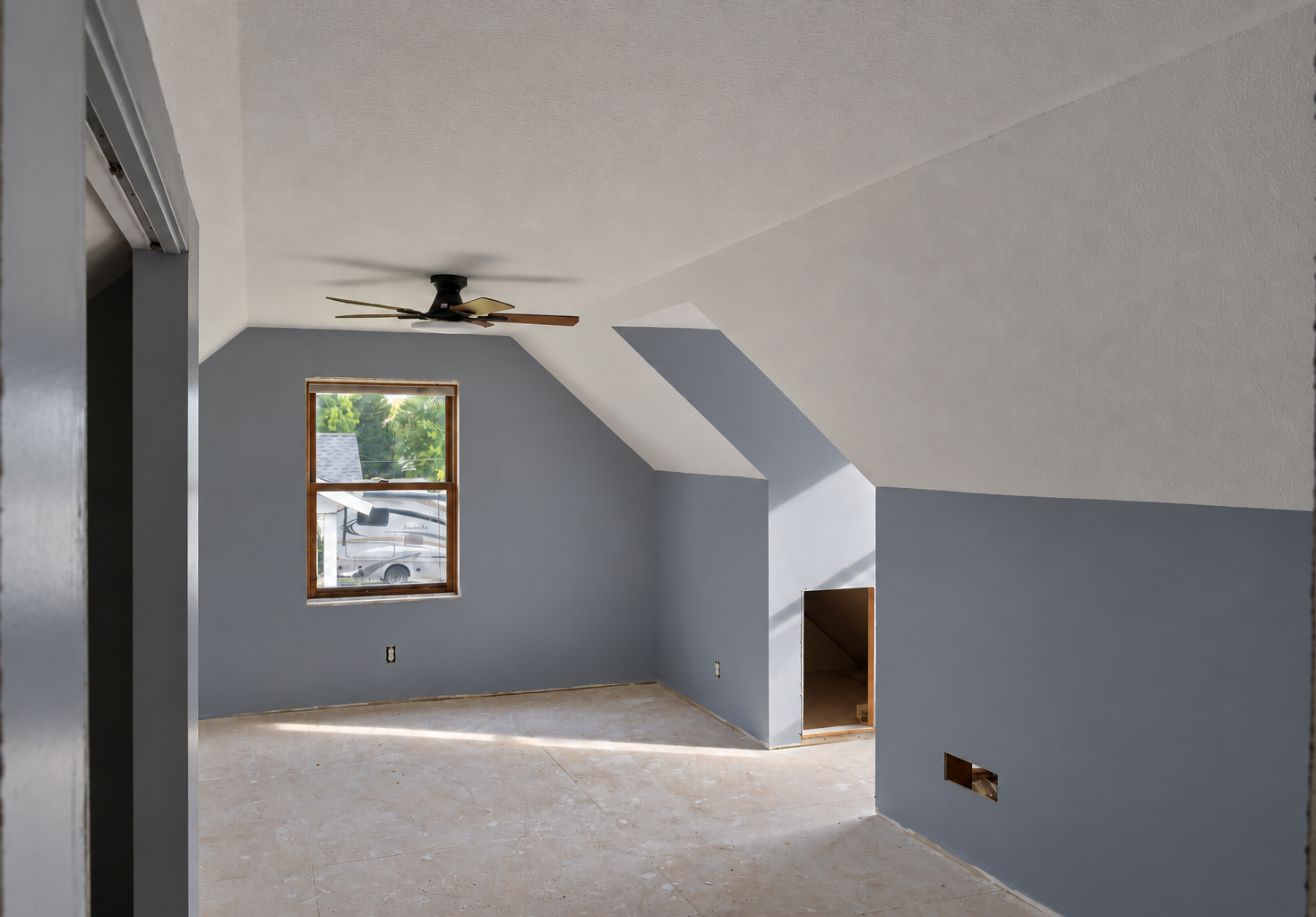 Upstairs Bedroom 3.png