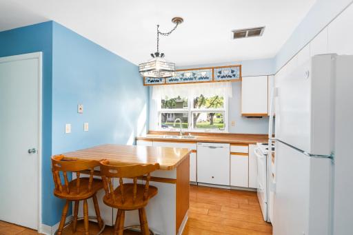 407 Kelly Circle, Duluth, MN 55811