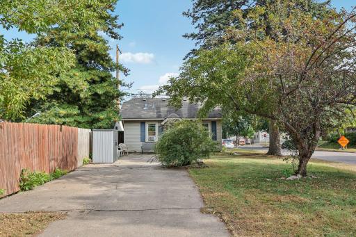 4000 Sheridan Avenue N, Minneapolis, MN 55412