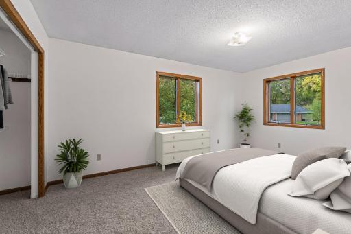 1112 Grandview Drive, Hudson, WI 54016