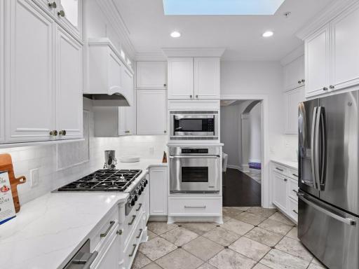 17530 Sanctuary Drive, Minnetonka, MN 55391
