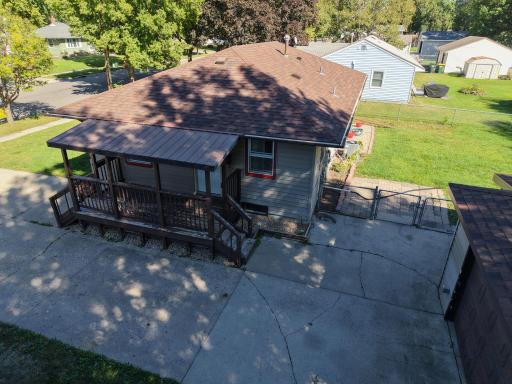 30-web-or-mls-dji_fly_20260915_151432_0050_1789504130984_photo.JPG