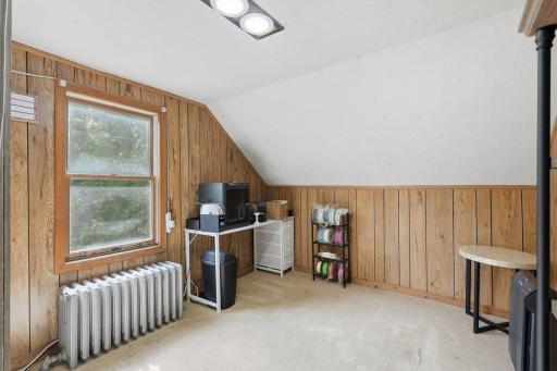 121 W Race Avenue, Elmwood, WI 54740