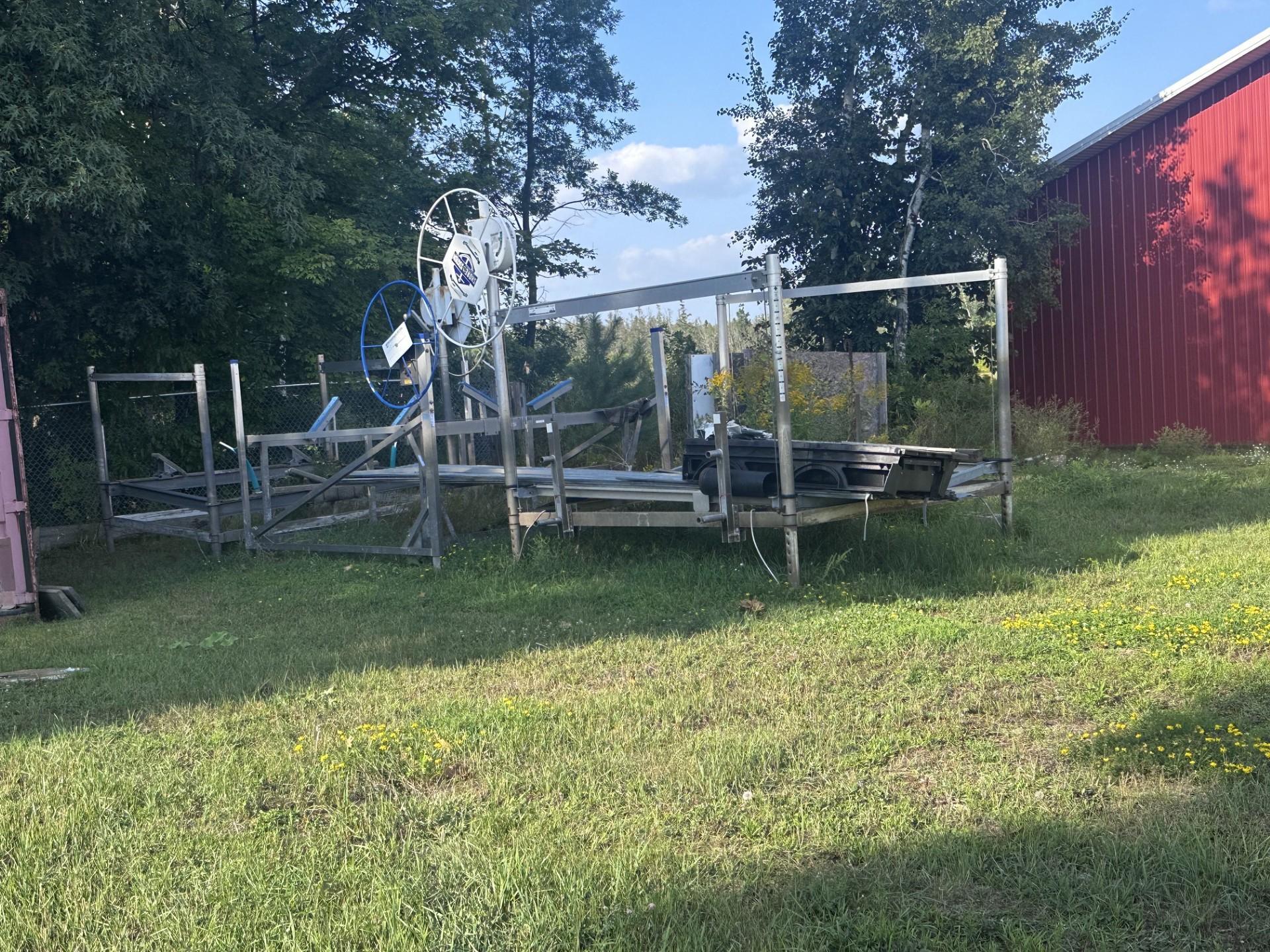 Boat lift included