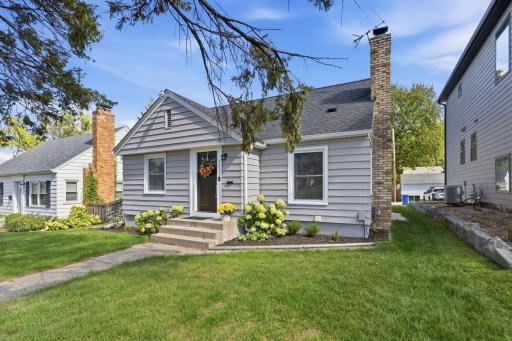 5637 Irving is packed with charm, there is so much to love here.