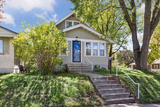 1960 Ivy Avenue E, Saint Paul, MN 55119