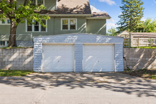 1960 Ivy Avenue E, Saint Paul, MN 55119