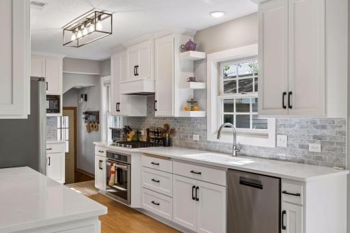 730 County Road B2 W, Roseville, MN 55113