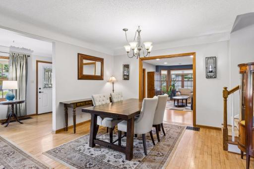 730 County Road B2 W, Roseville, MN 55113