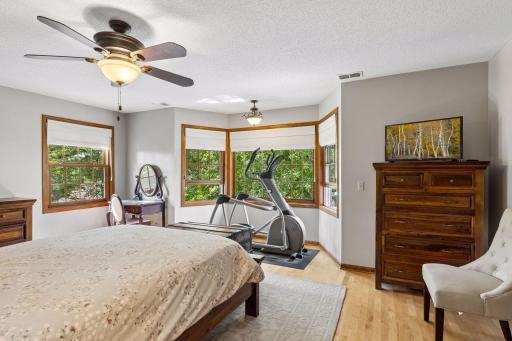 730 County Road B2 W, Roseville, MN 55113