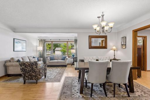 730 County Road B2 W, Roseville, MN 55113