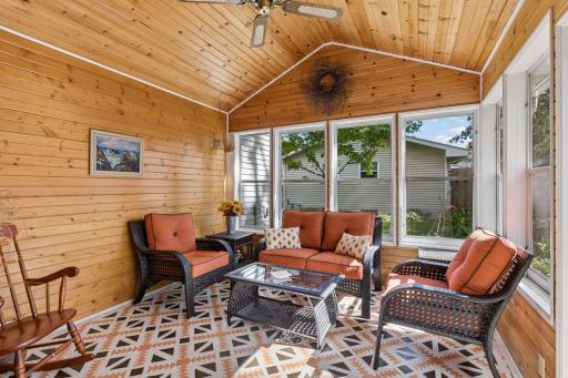 730 County Road B2 W, Roseville, MN 55113