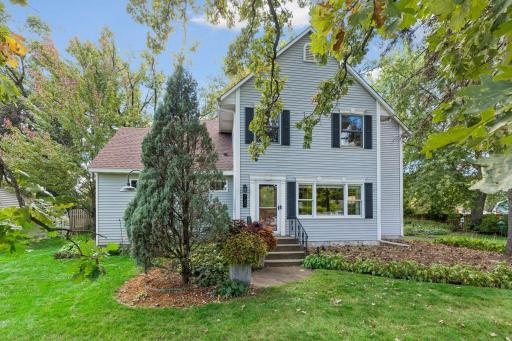 730 County Road B2 W, Roseville, MN 55113
