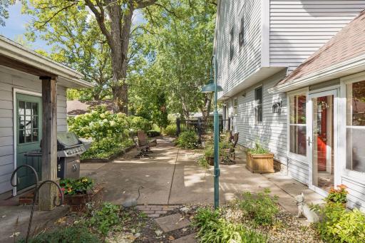 730 County Road B2 W, Roseville, MN 55113