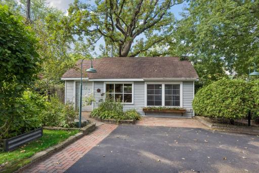 730 County Road B2 W, Roseville, MN 55113