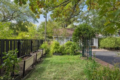 730 County Road B2 W, Roseville, MN 55113