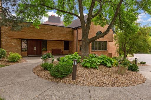 1830 Eagle Ridge Drive, 1004, Mendota Heights, MN 55118