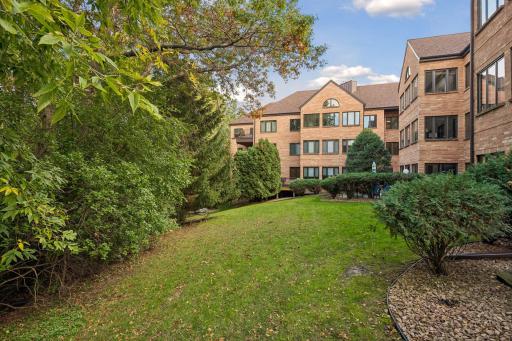 1830 Eagle Ridge Drive, 1004, Mendota Heights, MN 55118