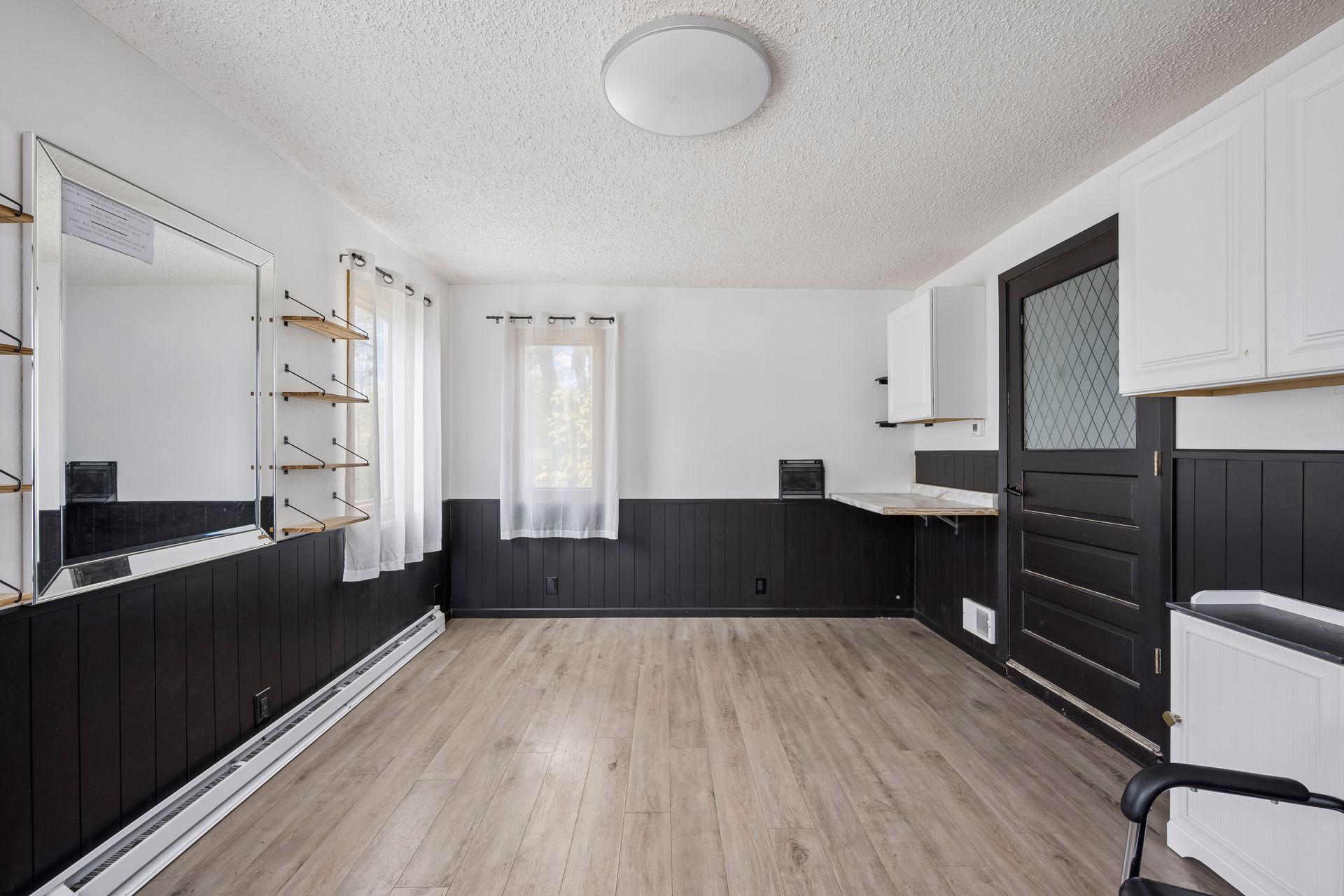 Shop Workspace -