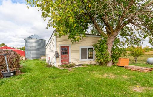 31-Exterior-Grain-Bin-And-Outbuilding.jpg
