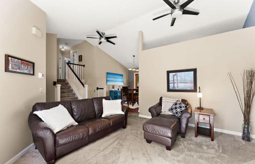 9056 Sequoia Road, Woodbury, MN 55125