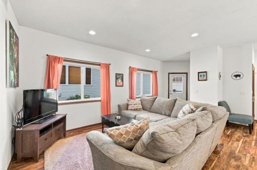 3806 Meadowview Way, Saint Bonifacius, MN 55375